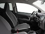 Toyota Aygo 1.0 VVT-i x-cite | Climate Control | Dealer Onderhouden | Achteruitrijcamera | Onderweg-naar-dealer