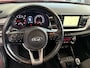 Kia Stonic 1.0 T-GDi DynamicPlusLine Achteruitrijcamera - Airco - Parkeersensor achter - Navigatie - Cruise control - Dakrails - keyless entry and start - Elektrische ramen - Radio - Mistlampen - Bluetooth - Licht metalen velgen Start/stop systeem - Elektrische ramen - Stuur multifunctioneel