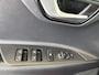 Kia Stonic 1.0 T-GDi DynamicPlusLine Achteruitrijcamera - Airco - Parkeersensor achter - Navigatie - Cruise control - Dakrails - keyless entry and start - Elektrische ramen - Radio - Mistlampen - Bluetooth - Licht metalen velgen Start/stop systeem - Elektrische ramen - Stuur multifunctioneel