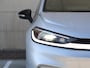 Volkswagen ID.3 Style 61 kWh accu 190 PK | Panoramadak | Steunhaak | 360 camera | Elektrisch verstelbare voorstoel | Camera |