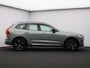 Volvo XC60 2.0 T6 Plug-in hybrid AWD Plus Dark / Head-Up Display / Trekhaak / 360 camera / Pano. dak / Harman Kardon Audio / Stoel-, stuurwiel- & achterbankverwarming / Elektr. stoelverstelling / BLIS