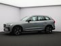 Volvo XC60 2.0 T6 Plug-in hybrid AWD Plus Dark / Head-Up Display / Trekhaak / 360 camera / Pano. dak / Harman Kardon Audio / Stoel-, stuurwiel- & achterbankverwarming / Elektr. stoelverstelling / BLIS