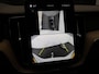 Volvo XC60 2.0 T6 Plug-in hybrid AWD Plus Dark / Head-Up Display / Trekhaak / 360 camera / Pano. dak / Harman Kardon Audio / Stoel-, stuurwiel- & achterbankverwarming / Elektr. stoelverstelling / BLIS