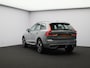 Volvo XC60 2.0 T6 Plug-in hybrid AWD Plus Dark / Head-Up Display / Trekhaak / 360 camera / Pano. dak / Harman Kardon Audio / Stoel-, stuurwiel- & achterbankverwarming / Elektr. stoelverstelling / BLIS