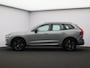 Volvo XC60 2.0 T6 Plug-in hybrid AWD Plus Dark / Head-Up Display / Trekhaak / 360 camera / Pano. dak / Harman Kardon Audio / Stoel-, stuurwiel- & achterbankverwarming / Elektr. stoelverstelling / BLIS