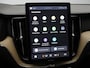 Volvo XC60 2.0 T6 Plug-in hybrid AWD Plus Dark / Head-Up Display / Trekhaak / 360 camera / Pano. dak / Harman Kardon Audio / Stoel-, stuurwiel- & achterbankverwarming / Elektr. stoelverstelling / BLIS