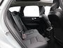 Volvo XC60 2.0 T6 Plug-in hybrid AWD Plus Dark / Head-Up Display / Trekhaak / 360 camera / Pano. dak / Harman Kardon Audio / Stoel-, stuurwiel- & achterbankverwarming / Elektr. stoelverstelling / BLIS
