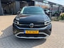 Volkswagen T-Cross 1.5 TSI R-Line Edition | Met o.a. AppleCarPlay/AndroidAuto, achteruitrijcamera, navigatie en cruise control!
