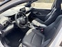 Toyota Yaris 1.5 Hybrid Launch Edition | PDC voor en achter | Stoelverwarming | Achteruitrijcamera |