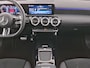 Mercedes-Benz A-klasse 250 e AMG plug-In Hybride AMG Line Premium Plus | Burmester® | Panorama Schuif-Kanteldak | Night Pakket | Head-up-Display. Inclusief 24 maanden Mercedes-Benz Certified garantie voor Europa.
