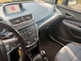 Opel Mokka 1.6 Edition - Navi - Cruise - Clima - stoel-en stuurverwarming NETTE AUTO! (Ford Kuga, Volkswagen Tiguan, ASX, Qashqai)