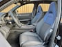 Lynk & Co 01 1.5 | Black Pakket Optioneel | Panoramadak | Zwarte hemel | Adaptive Cruise Control | Keyless | Elektrische Bestuurdersstoel + Geheugen | Parkeersensoren | Apple Carplay |