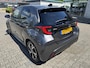 Toyota Yaris HYBRID 115 DYNAMIC COMFORT-PACK STOEL/STUURVERW PARK-SENSOREN BLIND-SPOT APPLE/ANDROID KEYLESS 16" LM-VELGEN ALL-SEASONS NL-AUTO