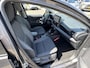 Toyota Yaris HYBRID 115 DYNAMIC COMFORT-PACK STOEL/STUURVERW PARK-SENSOREN BLIND-SPOT APPLE/ANDROID KEYLESS 16" LM-VELGEN ALL-SEASONS NL-AUTO