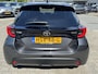 Toyota Yaris HYBRID 115 DYNAMIC COMFORT-PACK STOEL/STUURVERW PARK-SENSOREN BLIND-SPOT APPLE/ANDROID KEYLESS 16" LM-VELGEN ALL-SEASONS NL-AUTO