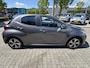 Toyota Yaris HYBRID 115 DYNAMIC COMFORT-PACK STOEL/STUURVERW PARK-SENSOREN BLIND-SPOT APPLE/ANDROID KEYLESS 16" LM-VELGEN ALL-SEASONS NL-AUTO
