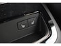 Volvo V60 T8 Plug-in hybrid AWD Plus Dark | Achterbank verwarmd | Apple Carplay & Android Auto | Buitenspiegels elektrisch verstel- en verwarmbaar | Cruise control adaptief met Stop&Go en stuurhulp | Electronic climate controle | Lichtmetalen velgen multi-spaaks 18" | Trekhaak