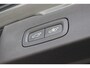 Volvo V60 T8 Plug-in hybrid AWD Plus Dark | Achterbank verwarmd | Apple Carplay & Android Auto | Buitenspiegels elektrisch verstel- en verwarmbaar | Cruise control adaptief met Stop&Go en stuurhulp | Electronic climate controle | Lichtmetalen velgen multi-spaaks 18" | Trekhaak