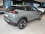 Peugeot 2008 1.2 Hybrid 145 Allure VOORRAAD ACTIE | 8 JAAR GARANTIE | Airco (automatisch) | Apple Carplay/Android Auto|telefoonintegratie premium | Cruise control adaptief met Stop&Go en stuurhulp