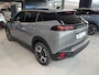 Peugeot 2008 1.2 Hybrid 145 Allure VOORRAAD ACTIE | 8 JAAR GARANTIE | Airco (automatisch) | Apple Carplay/Android Auto|telefoonintegratie premium | Cruise control adaptief met Stop&Go en stuurhulp