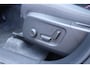 Volvo XC40 B4 Plus Dark | Elektrische verstelbare stoelen met geheugen| Trekhaak | Verwarmbare voorstoelen en stuurwiel | Premium audio by Harman Kardon | Apple carplay/Android auto | Achteruitrijcamera | Parkeersensoren voor/achter | All-seasonbanden