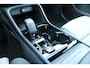 Volvo XC40 B4 Plus Dark | Elektrische verstelbare stoelen met geheugen| Trekhaak | Verwarmbare voorstoelen en stuurwiel | Premium audio by Harman Kardon | Apple carplay/Android auto | Achteruitrijcamera | Parkeersensoren voor/achter | All-seasonbanden