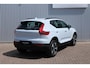 Volvo XC40 B4 Plus Dark | Elektrische verstelbare stoelen met geheugen| Trekhaak | Verwarmbare voorstoelen en stuurwiel | Premium audio by Harman Kardon | Apple carplay/Android auto | Achteruitrijcamera | Parkeersensoren voor/achter | All-seasonbanden