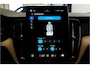 Volvo XC60 2.0 T8 AWD 335kW/456pk Aut8 Recharge Ultra Dark Excl. LUCHTVERING + BOWERS&WILKINS + PANORAMADAK + BLIS + HEAD-UP + PILOT ASSIST + V&A STOEL-&STUURVERWARMING + GOOGLE + STOELVENTILATIE&-MASSAGE + ADAPT.CRUISE + 360 CAMERA + 21" LM-VELGEN!!