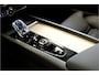 Volvo XC60 2.0 T8 AWD 335kW/456pk Aut8 Recharge Ultra Dark Excl. LUCHTVERING + BOWERS&WILKINS + PANORAMADAK + BLIS + HEAD-UP + PILOT ASSIST + V&A STOEL-&STUURVERWARMING + GOOGLE + STOELVENTILATIE&-MASSAGE + ADAPT.CRUISE + 360 CAMERA + 21" LM-VELGEN!!