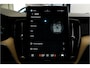 Volvo XC60 2.0 T8 AWD 335kW/456pk Aut8 Recharge Ultra Dark Excl. LUCHTVERING + BOWERS&WILKINS + PANORAMADAK + BLIS + HEAD-UP + PILOT ASSIST + V&A STOEL-&STUURVERWARMING + GOOGLE + STOELVENTILATIE&-MASSAGE + ADAPT.CRUISE + 360 CAMERA + 21" LM-VELGEN!!