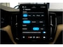 Volvo XC60 2.0 T8 AWD 335kW/456pk Aut8 Recharge Ultra Dark Excl. LUCHTVERING + BOWERS&WILKINS + PANORAMADAK + BLIS + HEAD-UP + PILOT ASSIST + V&A STOEL-&STUURVERWARMING + GOOGLE + STOELVENTILATIE&-MASSAGE + ADAPT.CRUISE + 360 CAMERA + 21" LM-VELGEN!!