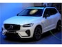Volvo XC60 2.0 T8 AWD 335kW/456pk Aut8 Recharge Ultra Dark Excl. LUCHTVERING + BOWERS&WILKINS + PANORAMADAK + BLIS + HEAD-UP + PILOT ASSIST + V&A STOEL-&STUURVERWARMING + GOOGLE + STOELVENTILATIE&-MASSAGE + ADAPT.CRUISE + 360 CAMERA + 21" LM-VELGEN!!