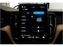 Volvo XC60 2.0 T8 AWD 335kW/456pk Aut8 Recharge Ultra Dark Excl. LUCHTVERING + BOWERS&WILKINS + PANORAMADAK + BLIS + HEAD-UP + PILOT ASSIST + V&A STOEL-&STUURVERWARMING + GOOGLE + STOELVENTILATIE&-MASSAGE + ADAPT.CRUISE + 360 CAMERA + 21" LM-VELGEN!!