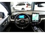 Volvo XC60 2.0 T8 AWD 299kW/407pk Aut8 MJ2027, NIEUW €82.945! Plug-in Ultra Black Exec. LUCHTVERING + BOWERS&WILKINS + PANORAMADAK + EL.TREKHAAK + HEAD-UP + PILOT ASSIST + STOELVERWARMING/-VENTILATIE&-MASSAGE + STUURVERARMING + 360 CAMERA + 21" LM-VELGEN!!