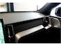 Volvo XC60 2.0 T8 AWD 299kW/407pk Aut8 MJ2027, NIEUW €82.945! Plug-in Ultra Black Exec. LUCHTVERING + BOWERS&WILKINS + PANORAMADAK + EL.TREKHAAK + HEAD-UP + PILOT ASSIST + STOELVERWARMING/-VENTILATIE&-MASSAGE + STUURVERARMING + 360 CAMERA + 21" LM-VELGEN!!