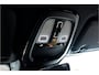 Volvo XC60 2.0 T8 AWD 299kW/407pk Aut8 MJ2027, NIEUW €82.945! Plug-in Ultra Black Exec. LUCHTVERING + BOWERS&WILKINS + PANORAMADAK + EL.TREKHAAK + HEAD-UP + PILOT ASSIST + STOELVERWARMING/-VENTILATIE&-MASSAGE + STUURVERARMING + 360 CAMERA + 21" LM-VELGEN!!