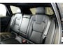 Volvo XC60 2.0 T8 AWD 299kW/407pk Aut8 MJ2027, NIEUW €82.945! Plug-in Ultra Black Exec. LUCHTVERING + BOWERS&WILKINS + PANORAMADAK + EL.TREKHAAK + HEAD-UP + PILOT ASSIST + STOELVERWARMING/-VENTILATIE&-MASSAGE + STUURVERARMING + 360 CAMERA + 21" LM-VELGEN!!