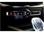 Volvo XC60 2.0 T8 AWD 299kW/407pk Aut8 MJ2027, NIEUW €82.945! Plug-in Ultra Black Exec. LUCHTVERING + BOWERS&WILKINS + PANORAMADAK + EL.TREKHAAK + HEAD-UP + PILOT ASSIST + STOELVERWARMING/-VENTILATIE&-MASSAGE + STUURVERARMING + 360 CAMERA + 21" LM-VELGEN!!