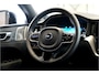 Volvo XC60 2.0 T8 AWD 299kW/407pk Aut8 MJ2027, NIEUW €82.945! Plug-in Ultra Black Exec. LUCHTVERING + BOWERS&WILKINS + PANORAMADAK + EL.TREKHAAK + HEAD-UP + PILOT ASSIST + STOELVERWARMING/-VENTILATIE&-MASSAGE + STUURVERARMING + 360 CAMERA + 21" LM-VELGEN!!