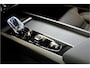 Volvo XC60 2.0 T8 AWD 299kW/407pk Aut8 MJ2027, NIEUW €82.945! Plug-in Ultra Black Exec. LUCHTVERING + BOWERS&WILKINS + PANORAMADAK + EL.TREKHAAK + HEAD-UP + PILOT ASSIST + STOELVERWARMING/-VENTILATIE&-MASSAGE + STUURVERARMING + 360 CAMERA + 21" LM-VELGEN!!