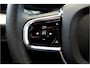 Volvo XC60 2.0 T8 AWD 299kW/407pk Aut8 MJ2027, NIEUW €82.945! Plug-in Ultra Black Exec. LUCHTVERING + BOWERS&WILKINS + PANORAMADAK + EL.TREKHAAK + HEAD-UP + PILOT ASSIST + STOELVERWARMING/-VENTILATIE&-MASSAGE + STUURVERARMING + 360 CAMERA + 21" LM-VELGEN!!