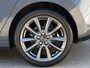 Mazda 3 2.0 e-SkyActiv-G M Hybrid 122 Comfort met Bose | Apple Carplay / Android Auto | Navigatiesysteem | Licht + Regensensor | Elektrisch Verstelbare Bestuurderstoel | Stoel + Stuurverwarming | Parkeersensoren Voor + Achter | Camera Achter | 18"Lichtmetalen velgen | Lederen Bekleding | Cruise Control Adaptief