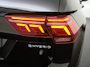 Volkswagen Tiguan 1.4 TSI eHybrid R-Line Black Style | Panoramadak | Adaptive onderstel | Winter pakket | Zondag Open!