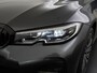BMW 3-Serie Touring 330e xDrive M Sport Shadow | Panoramadak | Camera | Akoestisch glas | Zondag Open!