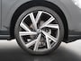 Volkswagen Golf 1.5 eTSI Style DSG | 18'' Bergamo | Camera | Stuurverwarming | Zondag Open!