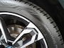 BMW iX1 xDrive30 Launch Edition 67 kWh | SOH 100% | Panoramadak | Trekhaak | Leder | Head Up | 22kw lader | Zondag Open!