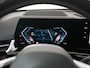 BMW iX1 xDrive30 Launch Edition 67 kWh | SOH 100% | Panoramadak | Trekhaak | Leder | Head Up | 22kw lader | Zondag Open!
