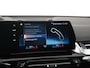 BMW iX1 xDrive30 Launch Edition 67 kWh | SOH 100% | Panoramadak | Trekhaak | Leder | Head Up | 22kw lader | Zondag Open!