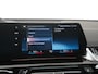 BMW iX1 xDrive30 Launch Edition 67 kWh | SOH 100% | Panoramadak | Trekhaak | Leder | Head Up | 22kw lader | Zondag Open!