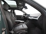 BMW iX1 xDrive30 Launch Edition 67 kWh | SOH 100% | Panoramadak | Trekhaak | Leder | Head Up | 22kw lader | Zondag Open!